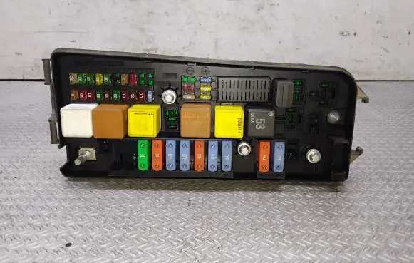 Opel Signum Fuse module 13187508 519043509