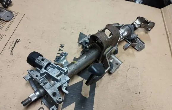 Chrysler Neon II Steering wheel axle P04690518AB