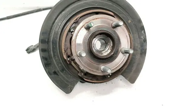 Rear wheel hub
