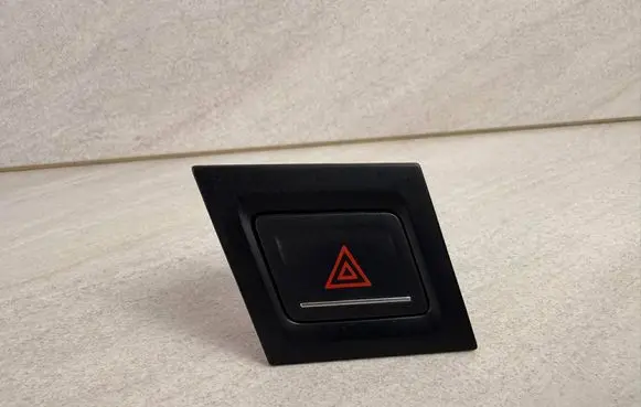 Volkswagen Touran III Hazard light switch 5TB953509