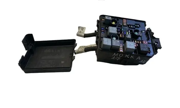 Opel Mokka Fuse box set 95263744 0000624