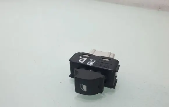 Peugeot 208 Electric window control switch 96751118ZD