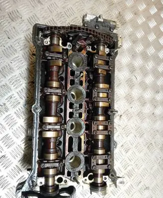 Volkswagen PASSAT B5 Engine head ARG