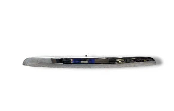 Trunk door license plate light bar