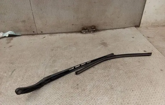Audi A6 S6 C6 4F Front wiper blade arm