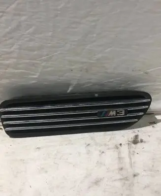 BMW M3 Fender grill 2694607
