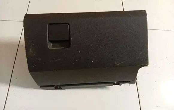 Opel Zafira B Glove box 13150268