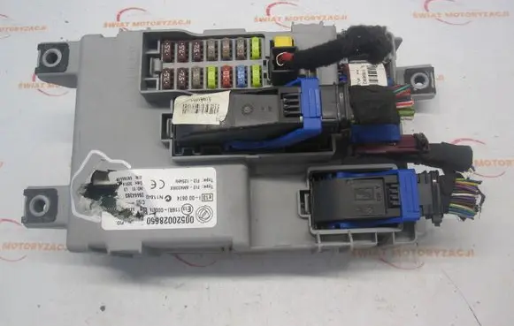 Opel Combo D Fuse box set 00520028650 28444383 68186604