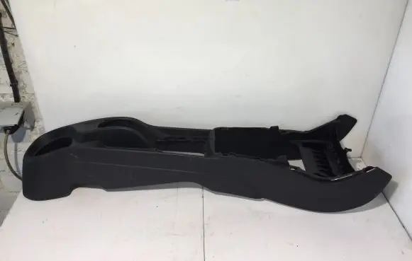 Toyota Yaris Center console 589100D290 589110D340 107058A0