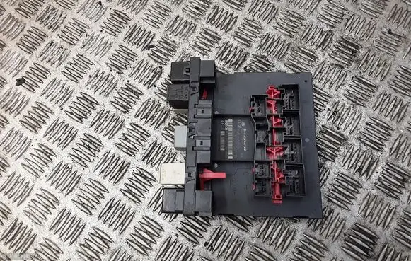 Volkswagen Golf V Other control units/modules 3C0937049D
