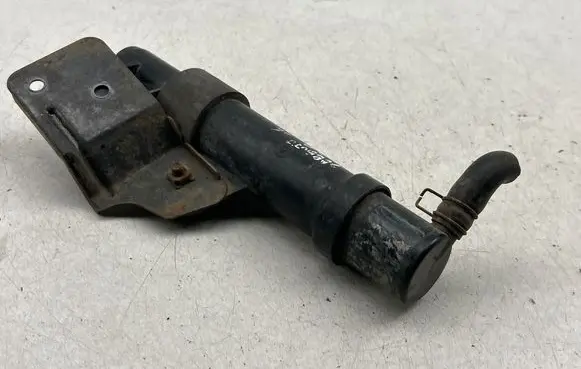 KIA Sorento Headlight washer spray nozzle 