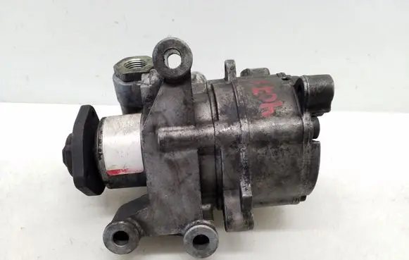 Mercedes-Benz E W210 Power steering pump 2106473 RE1772