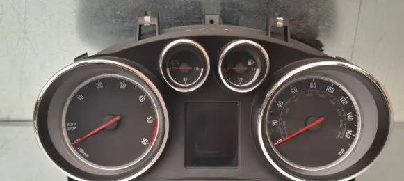 Opel Mokka X Speedometer (instrument cluster) 95386879