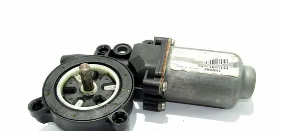 Nissan Almera N16 Front door window regulator motor 400601