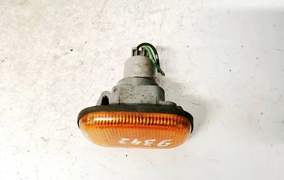 Lexus RX 300 Front fender indicator light w5w12v5w