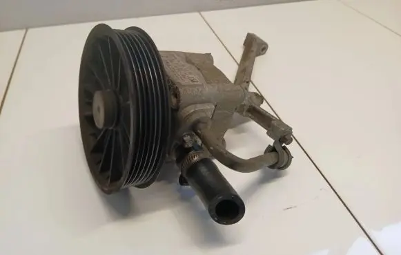 Volvo S60 Power steering pump 30741790 7613955158
