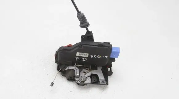 Skoda Octavia Mk2 (1Z) Front door lock 3D2837016S