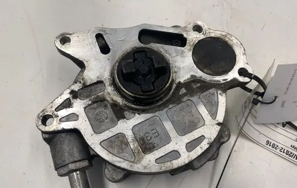 Audi A4 S4 B8 8K Vacuum pump 03L145100F