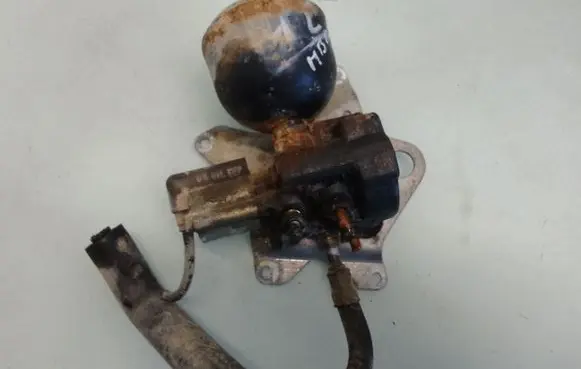 Mercedes-Benz E W124 Vacuum valve 1243503457