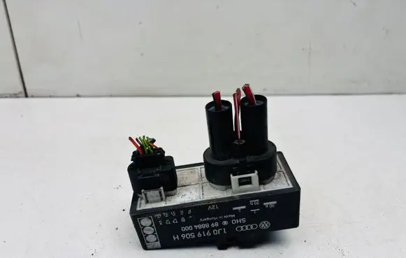 Volkswagen Golf IV Coolant fan relay 1J0919506H