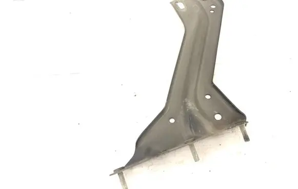 Audi Q5 SQ5 Fender mounting bracket 8R0821135