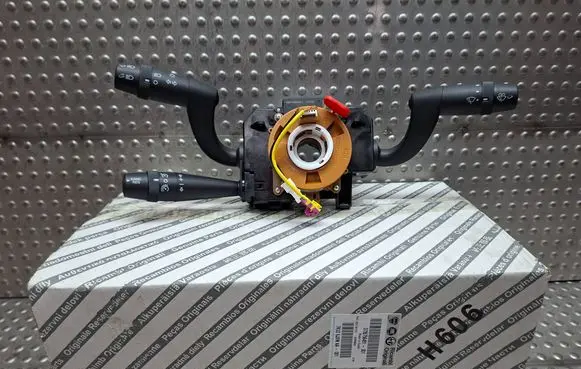 Wiper turn signal indicator stalk/switch
