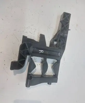 Headlight/headlamp mounting bracket