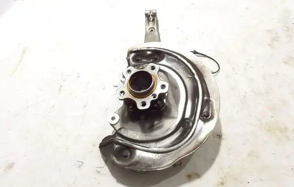 BMW i5 G60 Front wheel hub 6898328