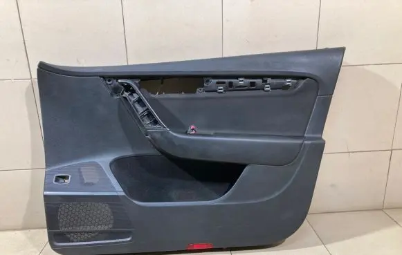 Volkswagen PASSAT B7 Front door card panel trim 3AB867012