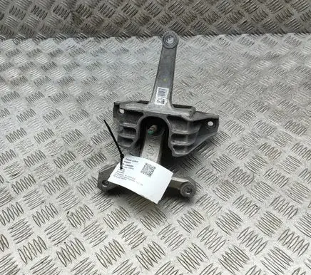 KIA Xceed Engine mount bracket 21812J7200 21810J7200