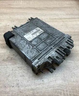 Volkswagen PASSAT B4 Engine control unit/module ECU 028906021AT 0281001368 Used