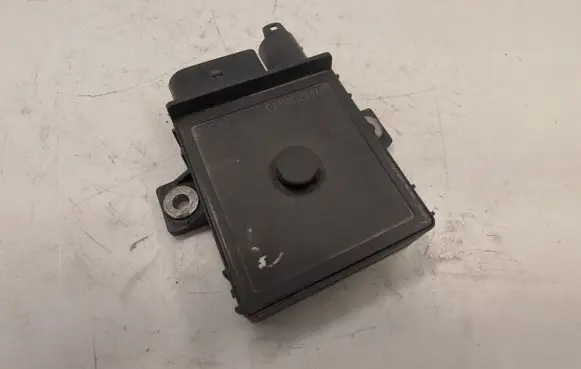 BMW 5 E60 E61 Glow plug pre-heat relay 7801201 12217801201