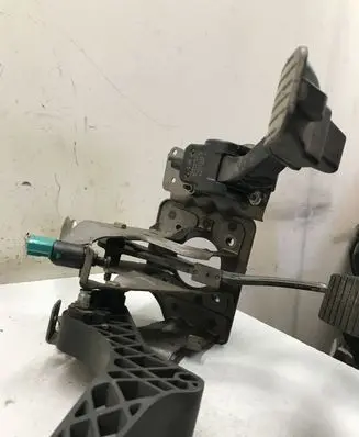 Peugeot 307 Pedal assembly 9653940880