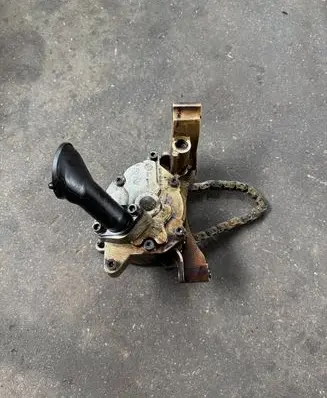 Volkswagen Golf VI Oil pump 03C105AC