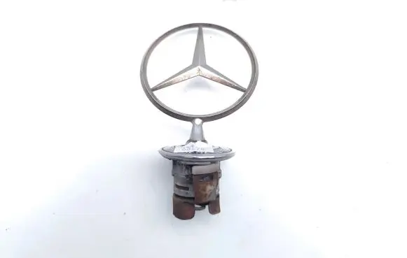 Mercedes-Benz E W211 Fender model badge letters 
