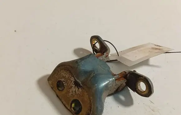 Nissan Primera Front door upper hinge 