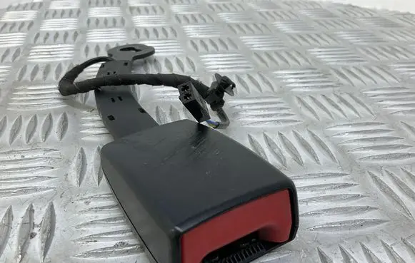 Volkswagen Golf VII Front seatbelt buckle 5G4857755B