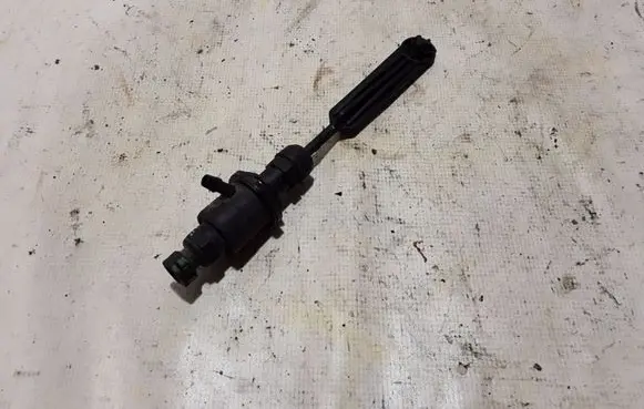 Renault Laguna III Clutch master cylinder 106100009R