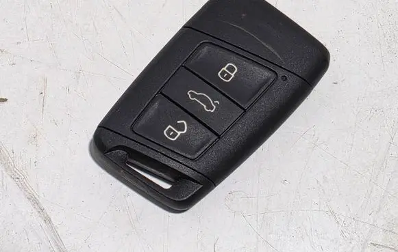 Volkswagen PASSAT B8 Ignition key/card 