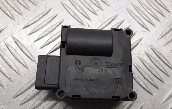 Audi A6 S6 C6 4F A/C air flow flap actuator/motor 0132801359