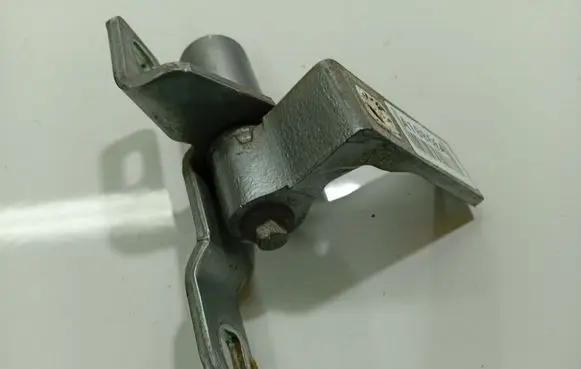 Ford S-MAX Rear door lower hinge