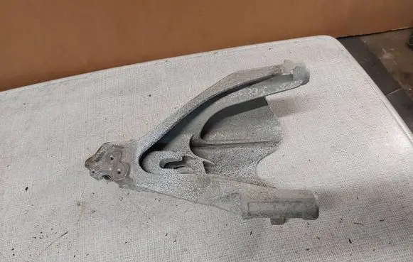 Volkswagen Transporter - Caravelle T6 Engine mount bracket 7LA199370