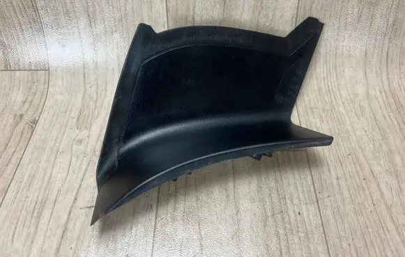 Porsche Macan (95B) Rear/tail light trim molding 95B945310F