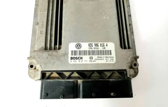 Volkswagen Touran I Engine control unit/module 0281010731 03G906016A