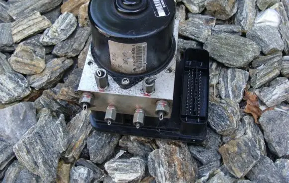 Opel Agila B ABS Pump 06.2102-0885.4