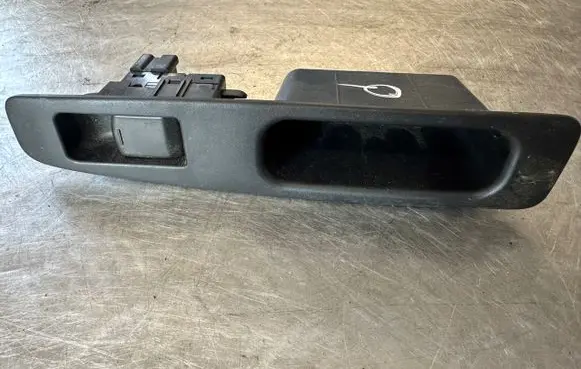 Nissan Qashqai Electric window control switch 25411BR00A