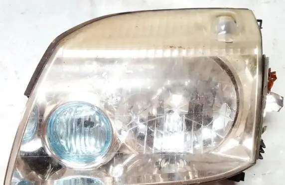 Nissan X-Trail T30 Headlight/headlamp