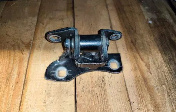 Chrysler 300 - 300C Rear door upper hinge 
