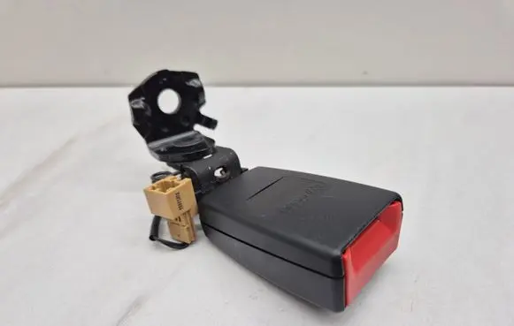 Audi Q3 8U Rear seatbelt buckle 4G0857740A 4G0857740A9B9