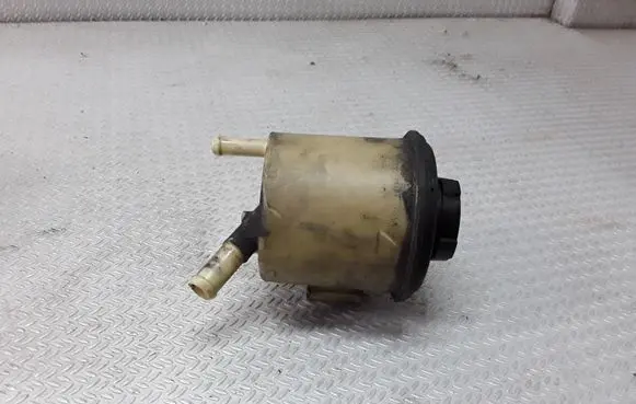 Nissan Primera Power steering fluid tank/reservoir